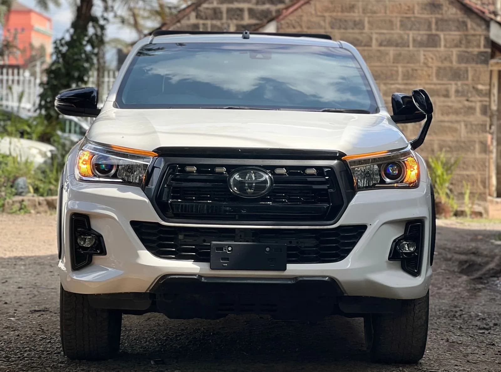 Vehicle photo 1 of 9